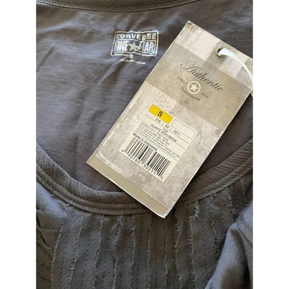 Converse S Gray Quartz Textured Scoop Neckline Handkerchief Hem Short Sleeve Top - Picture 6 of 6